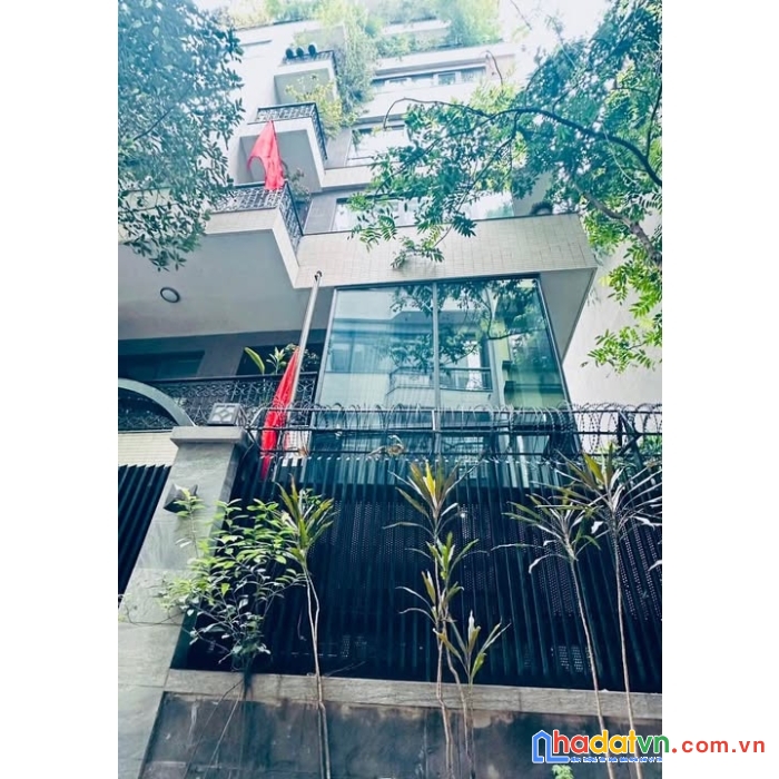 Bán nhà đội nhân 45m2 10 tầng mt 4,5m 21 tỷ - ô tô vào nhà