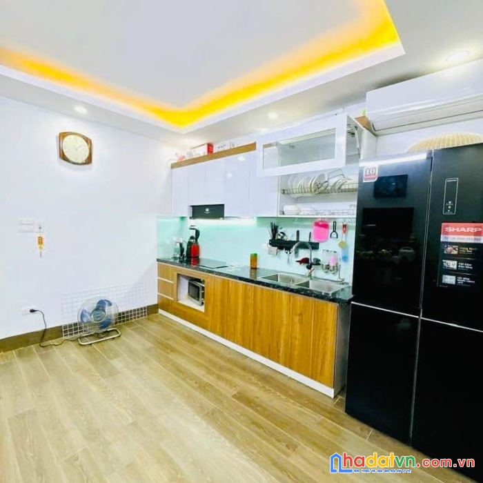 Bán nhà ngõ 173 hoàng hoa thám 35m2 6 tầng mt 6m 8.x tỷ - thang máy nhập khẩu - nội thất cao cấp