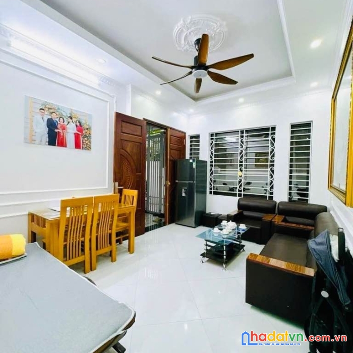 Bán nhà ngõ 173 hoàng hoa thám 35m2 6 tầng mt 6m 8.x tỷ - thang máy nhập khẩu - nội thất cao cấp