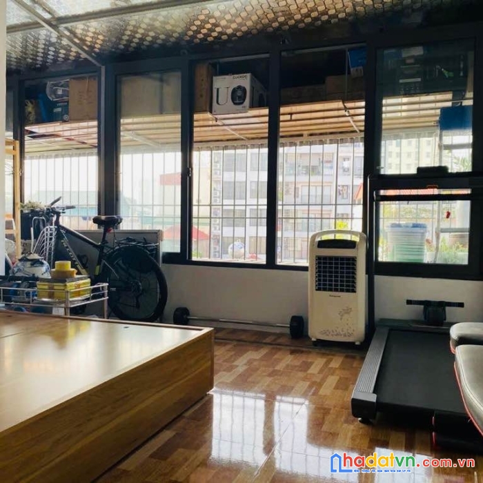 Bán nhà ngõ 173 hoàng hoa thám 35m2 6 tầng mt 6m 8.x tỷ - thang máy nhập khẩu - nội thất cao cấp