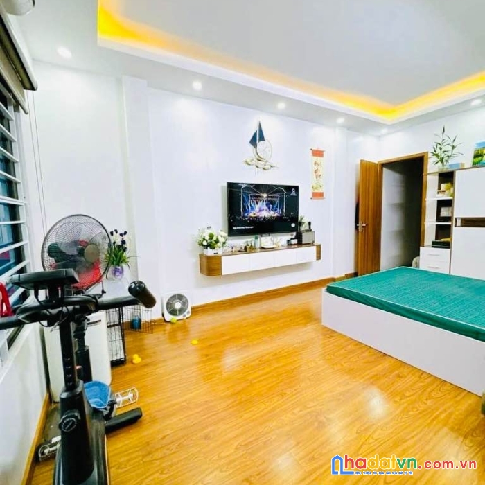 Bán nhà ngõ 173 hoàng hoa thám 35m2 6 tầng mt 6m 8.x tỷ - thang máy nhập khẩu - nội thất cao cấp