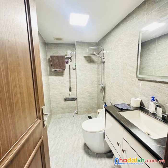 Bán nhà ngõ 34 hoàng cầu 48m2 7 tầng mt 4,6m 15.x tỷ - thang máy 750kg - thông sàn - nội thất cao cấp.