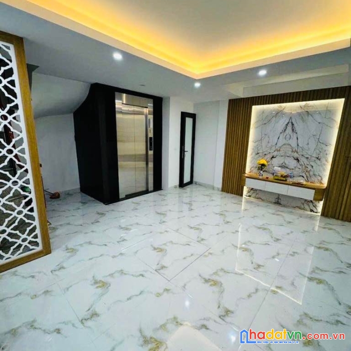 Bán nhà thái hà 35m2 7 tầng mt 5,3m 11.x tỷ - thang máy kính - nội thất cao cấp.