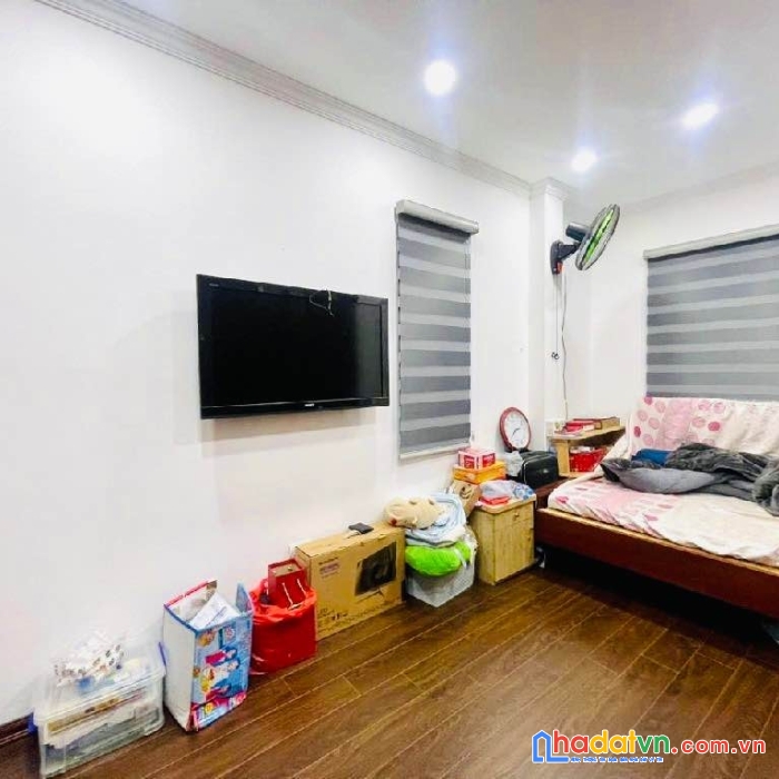 Bán nhà võngthị 30m2 6 tầng 7.x tỷ - lô góc 3 thoáng - thông hồ tây - nhà đẹp - ở ngay