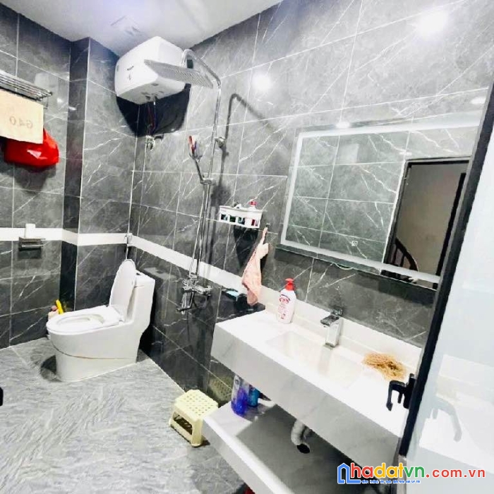 Bán nhà võngthị 30m2 6 tầng 7.x tỷ - lô góc 3 thoáng - thông hồ tây - nhà đẹp - ở ngay