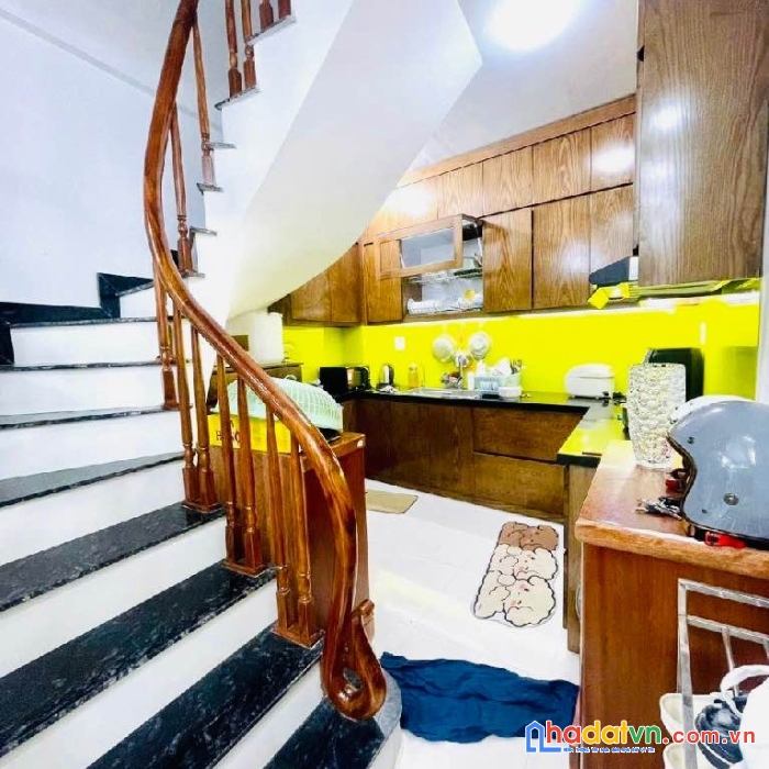 Bán nhà võngthị 30m2 6 tầng 7.x tỷ - lô góc 3 thoáng - thông hồ tây - nhà đẹp - ở ngay