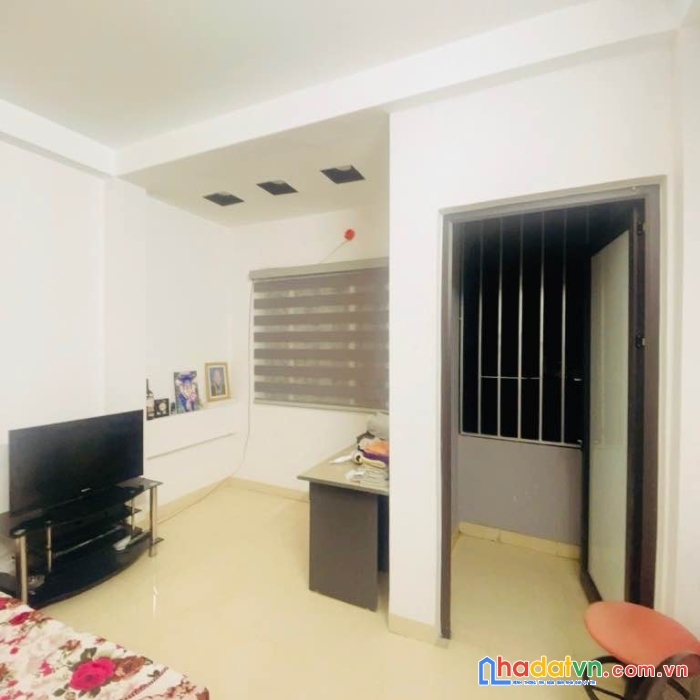 Bán nhà xuânla 40m2 5 tầng mt 4m 8 tỷ - vài bước ra hồ tây