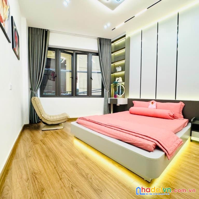 Bán nhà ngõ 84 ngọc khánh 40m2 4 tầng mt 3,5m 8 tỷ - mặt ngõ thông