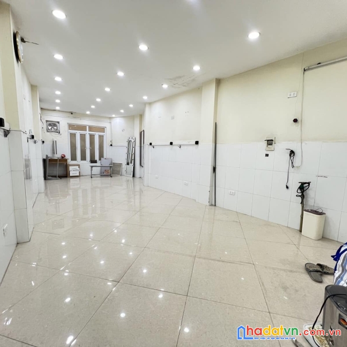 Bán nhà phố tam trinh, hoàng mai 77m, 3 tầng. giá: 9.2 tỷ