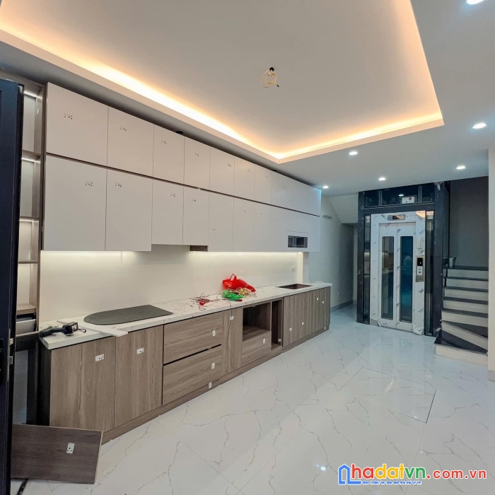 Bán nhà đường  hoàng mai - đền lừ, 34m, 5 tầng. giá: 7.6 tỷ