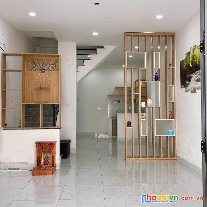 Nguyễn suý tân phú - hẻm ô tô tới nhà - vuông đẹp (4x11) 3 tầng. chỉ 4.9 tỷ tl
