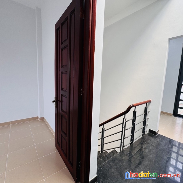 Tân quý nhà 3 tầng ở ngay - 46m2 ( 3.9x12m ) hẻm 4m thẳng - ô tô đổ cửa - 3pn - 6.25 tỷ 