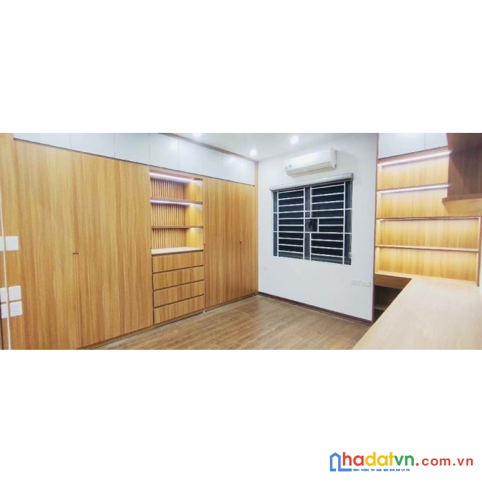 Bán nhà hoàng quốc việt 65m2 4 tầng mt 6m 19.x tỷ - ô tô vào nhà - kinh doanh