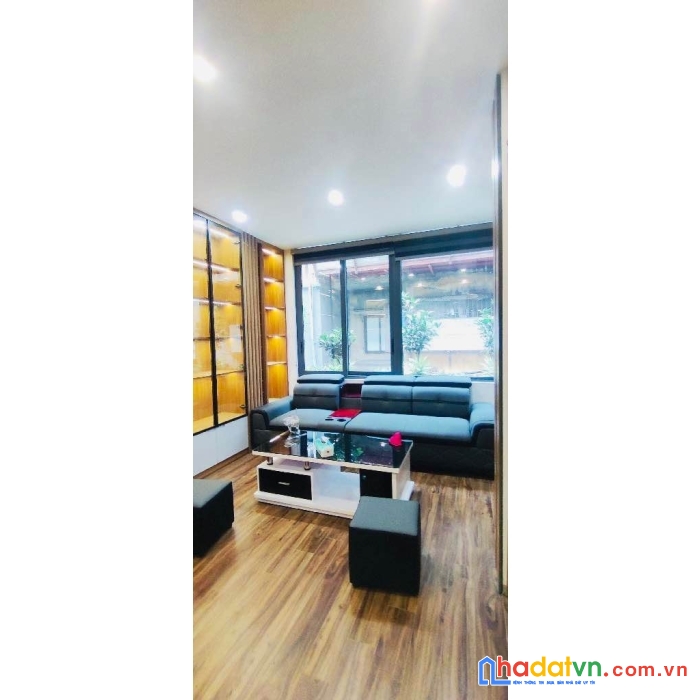 Bán nhà hoàng quốc việt 65m2 4 tầng mt 6m 19.x tỷ - ô tô vào nhà - kinh doanh