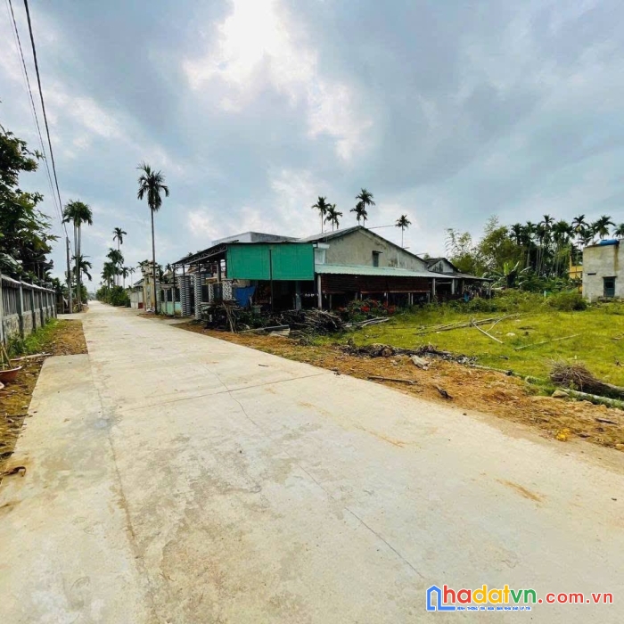 🤟🤟khai xuân lấy lộc block 4 lô liền kề gần tt thị trấn nam phước , giáp quốc lộ 1a gần ngã ba nam phước. 