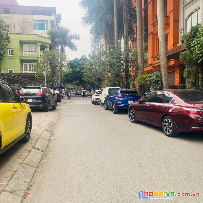 Bán nhà ngõ 55 hoàng hoa thám 76m2 mặt tiền 9,2m 13 tỷ - 170tr/m2
