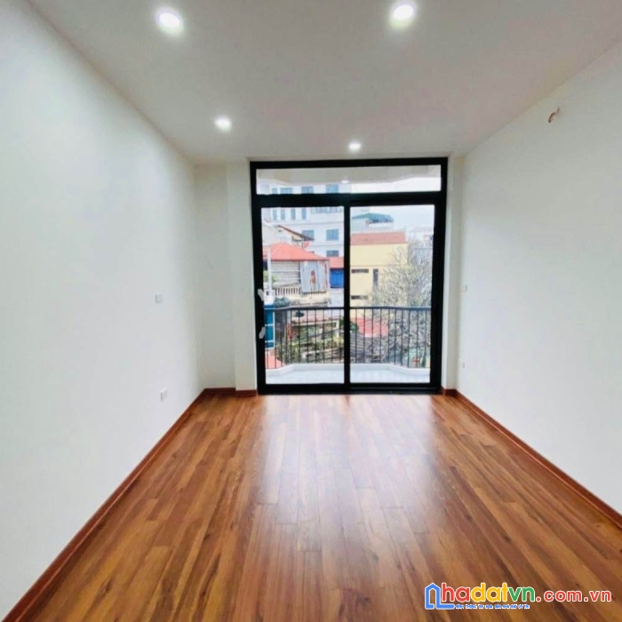 Bán nhà trích sài 91m2 4 tầng mt 4m 13,5 tỷ - nhà đẹp