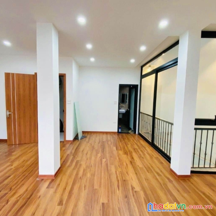 Bán nhà trích sài 91m2 4 tầng mt 4m 13,5 tỷ - nhà đẹp