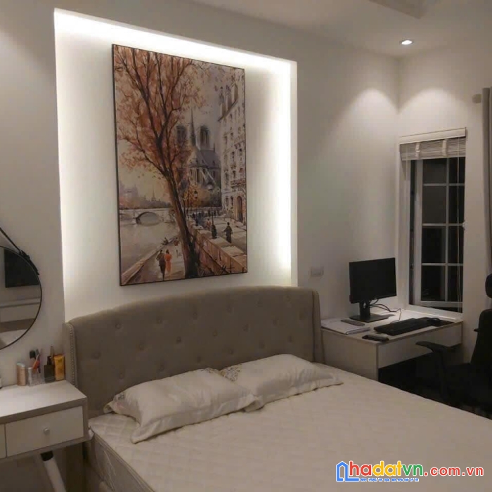 Bán nhà ngõ quỳnh, hai bà trưng 32m, 5 tầng. giá: 6.88 tỷ