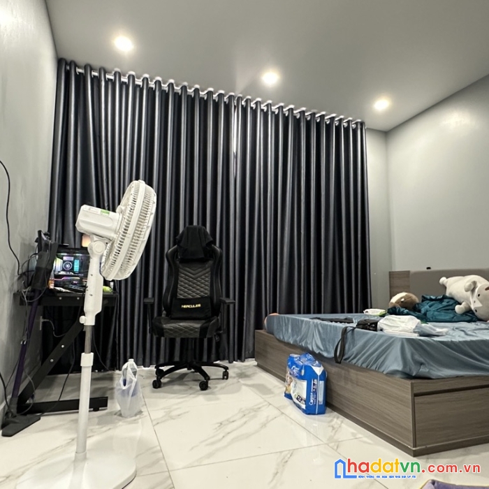 Nhà mới ở ngay ngay trung tâm quận 10