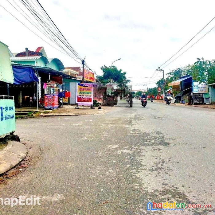 Bán đất sạch đẹp sát đèn đỏ thị trấn nam phước. đất như hình.