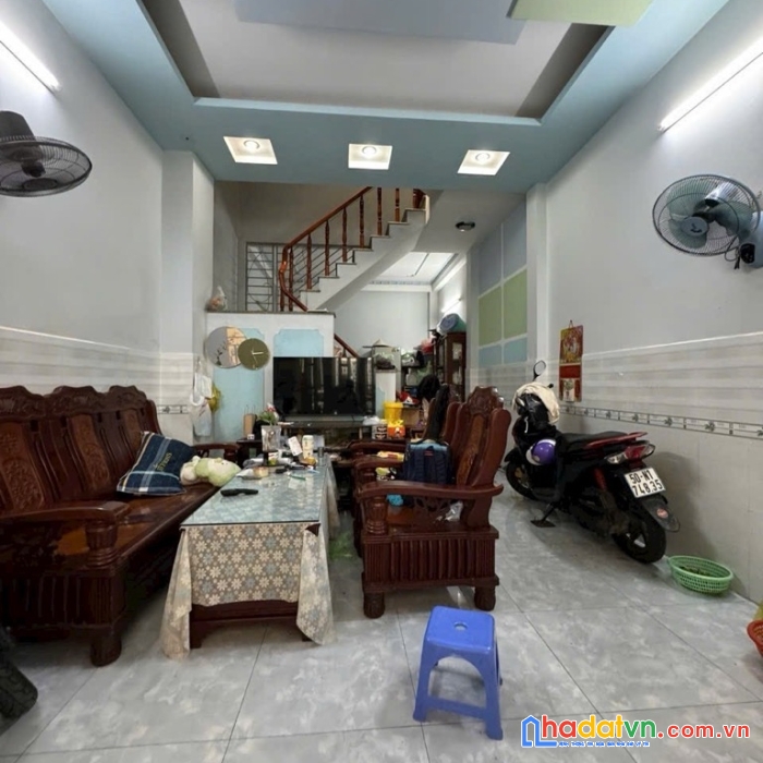 Hàng đầu tư - cạnh mt chiến lược - bình tân - 44m2 - 3 tầng - hxh - chỉ nhỉnh 4 tỷ