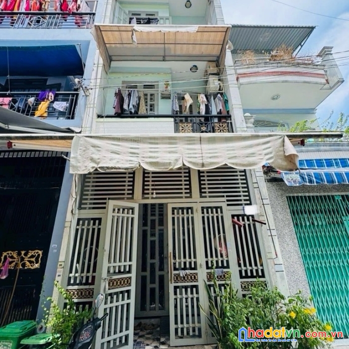 Hàng đầu tư - cạnh mt chiến lược - bình tân - 44m2 - 3 tầng - hxh - chỉ nhỉnh 4 tỷ