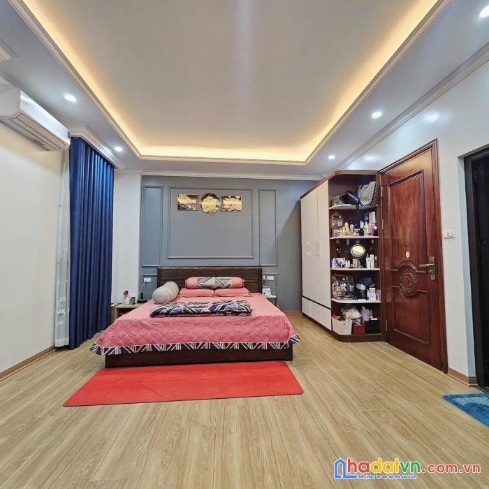 Bán nhà ngõ 49 huỳnh thúc kháng 52m2 5 tầng mặt tiền 3,8m 19 tỷ  hiếm  phân lô  ôtô tránh - gần phố