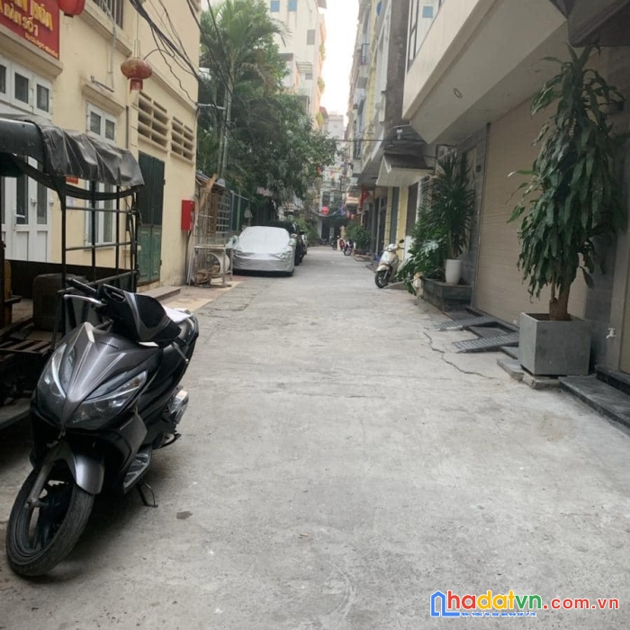 Bán nhà phố minh khai, hai bà trưng 30m, 3 tầng. giá: 10.5 tỷ. lh: 0937158386