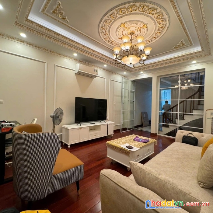 Bán nhà võ văn dũng 50m2 mặt tiền 5,2m trung tâm đống đa