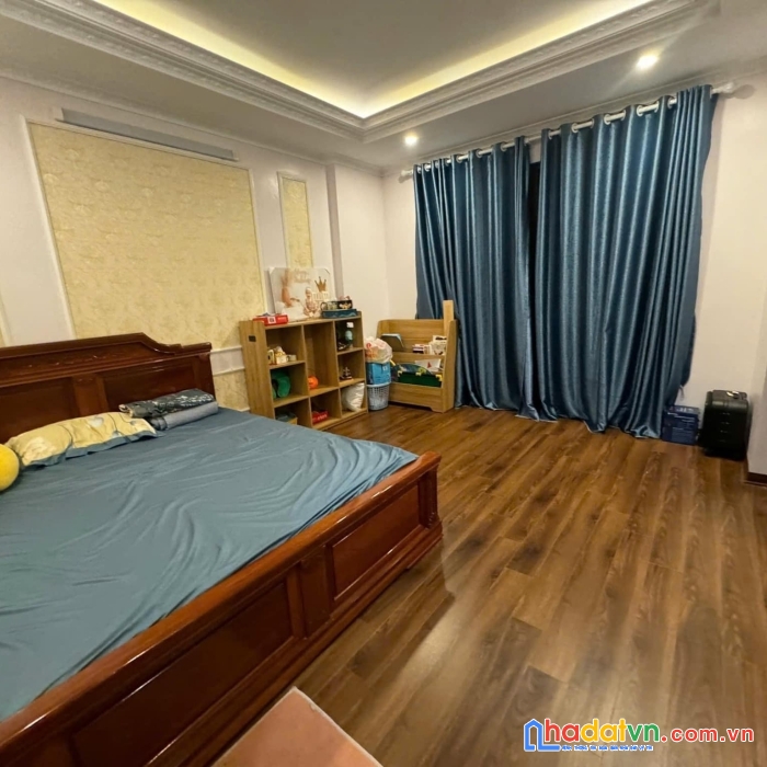 Bán nhà võ văn dũng 50m2 mặt tiền 5,2m trung tâm đống đa