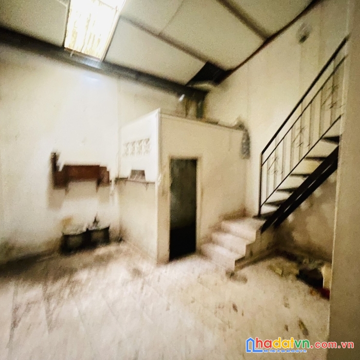 Dương bá trạc hẻm xe hơi - nhà nát 134m2 ngang khủng. thích hợp xây chdv 