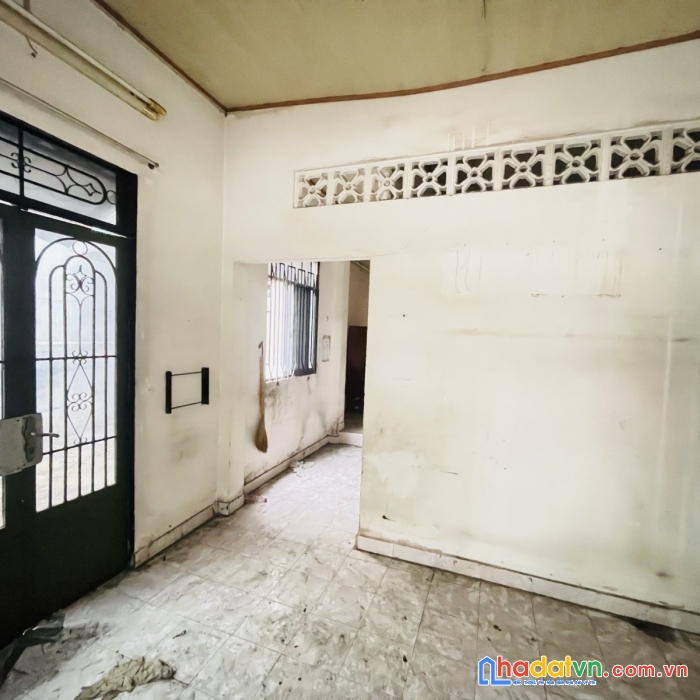 Dương bá trạc hẻm xe hơi - nhà nát 134m2 ngang khủng. thích hợp xây chdv 