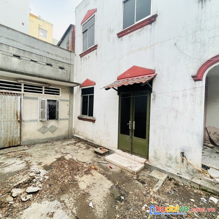 Dương bá trạc hẻm xe hơi - nhà nát 134m2 ngang khủng. thích hợp xây chdv 