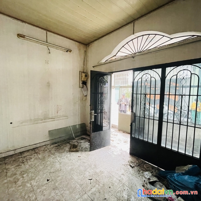 Dương bá trạc hẻm xe hơi - nhà nát 134m2 ngang khủng. thích hợp xây chdv 