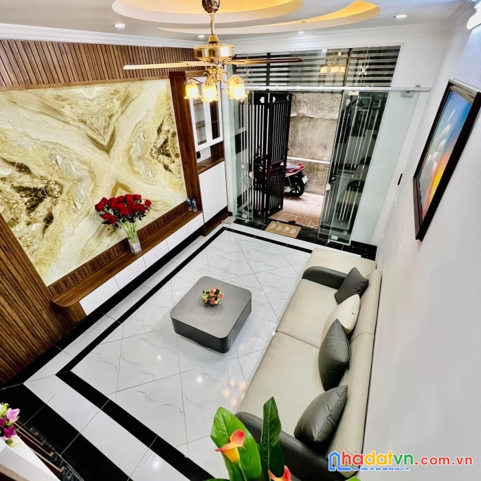 Bán nhà phố minh khai, hai bà trưng 40m, 4 tầng