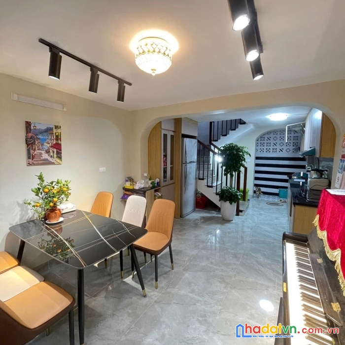 Bán nhà phố trương định, hoàng mai 49m, nhà 5 tầng. giá: 8.36 tỷ. lh: 0937158386