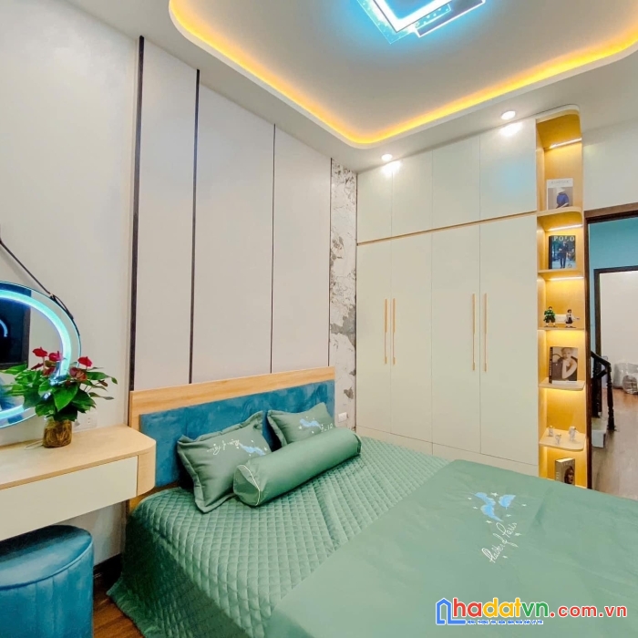 Bán nhà phố 8/3, hai bà trưng 30m, 4 tầng. giá: 6.28 tỷ