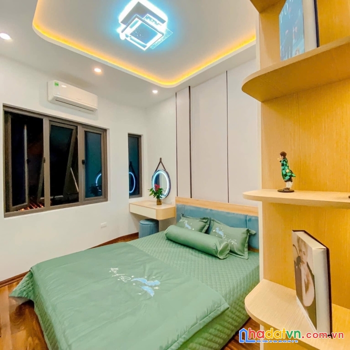 Bán nhà phố 8/3, hai bà trưng 30m, 4 tầng. giá: 6.28 tỷ