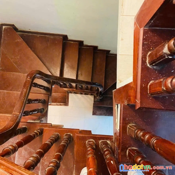 Cho thuê nhà 5 tầng mặt ngõ nguyễn xiển, thanh xuân. giá: 14tr. lh: 0937158386