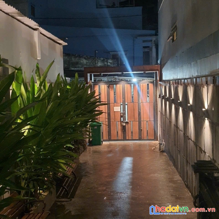 Cho thuê toà nhà 2 hầm 9 tầng huỳnh văn bánh- nguyễn văn trỗi  p.15 quận phú nhuận 

