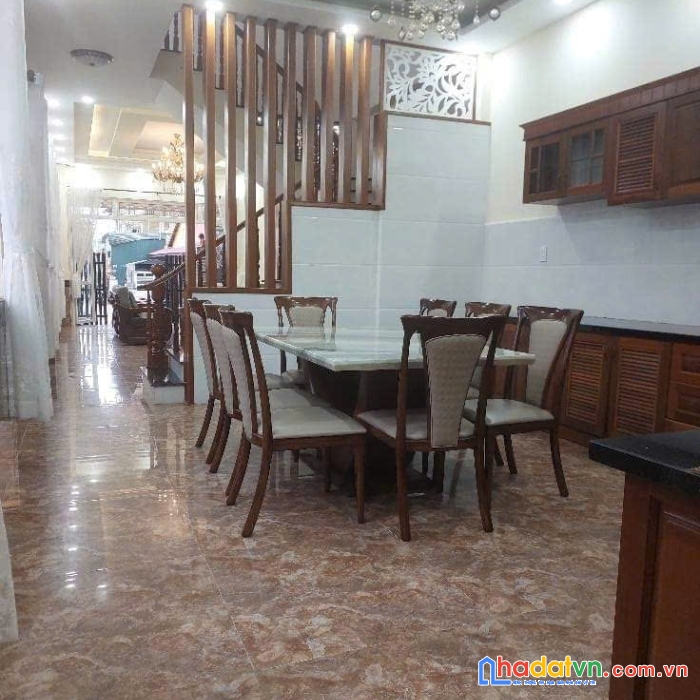 Nhà mặt tiền đường nguyễn hữu cầu p12 tp đà lạt , srxd giá 8tỷ7 