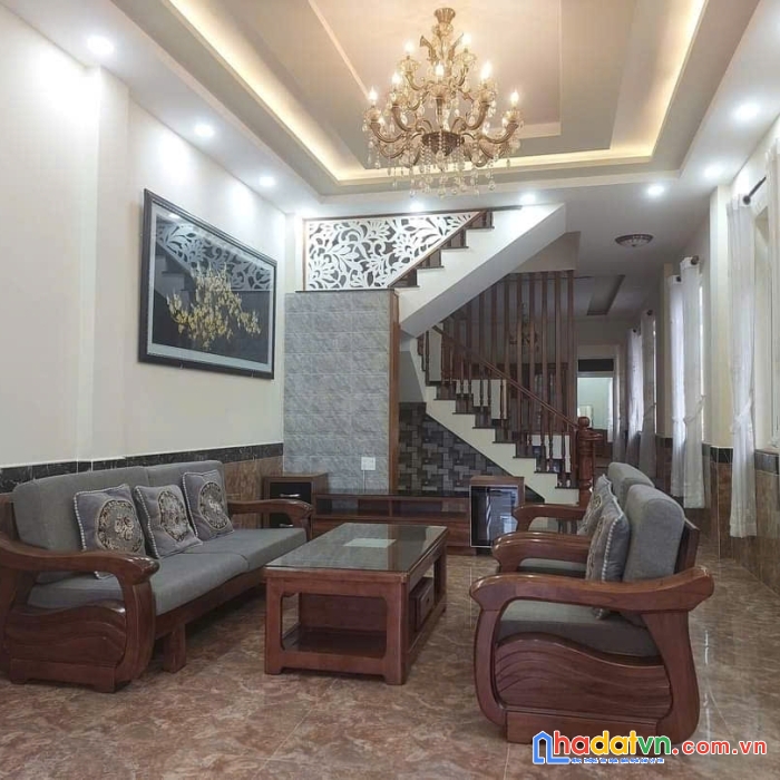 Nhà mặt tiền đường nguyễn hữu cầu p12 tp đà lạt , srxd giá 8tỷ7 