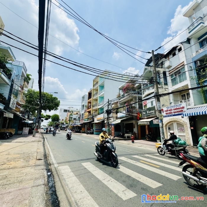 Mặt tiền hưng phú q8. khu vip 330m2 nở hậu khủng. nhà 4 tầng btct, dt75tr/th. giá chỉ 45 tỷ