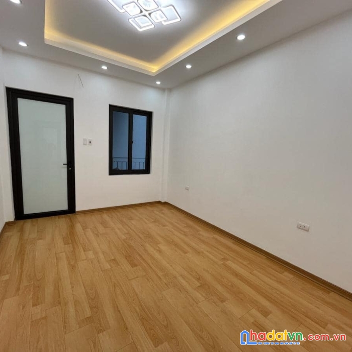 Bán nhà phố hoàng mai - hoàng văn thụ 40m, 4 tầng