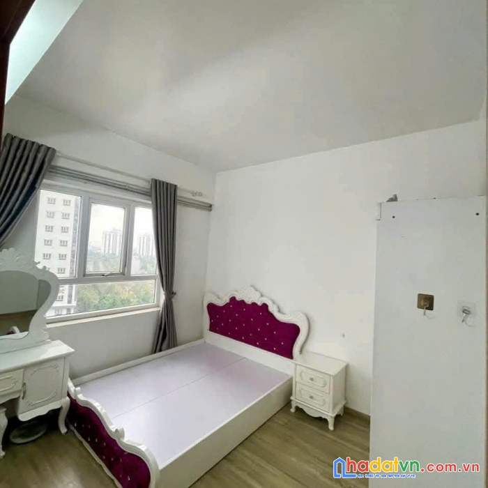 Cần bán gấp căn hộ 2 ngủ view hồ tầng trung, giá rẻ nhất tòa hh03b kdt thanh hà cienco 5