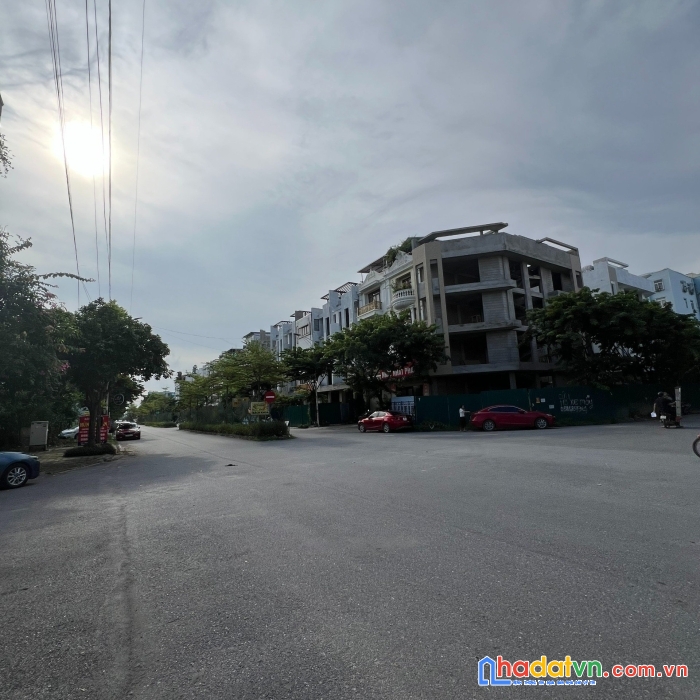 Chính chủ gửi bán lô liền kề góc vườn hoa a1.2 lk5 thanh hà cienco 5