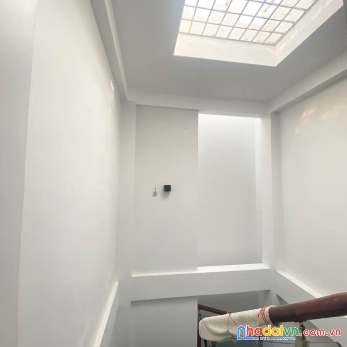 Bán nhà đào tấn 45m2 5 tầng - 15,5 tỷ - ô tô vào nhà - 20m ra phố
