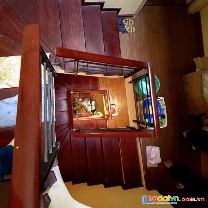Bán nhà hoàng cầu - phân lô - 82m2 5 tầng - 17,5 tỷ - 1 bước ra 3 ô tô tránh - sát uỷ ban quận đống đa