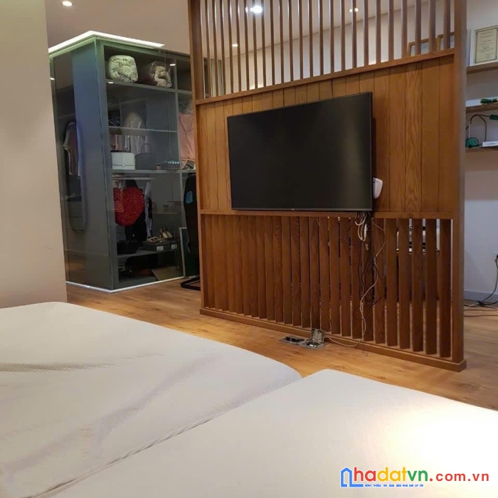 Bán nhà ngõ đội cấn vài bước ra hồ đầm tròn, hồ ngọc hà